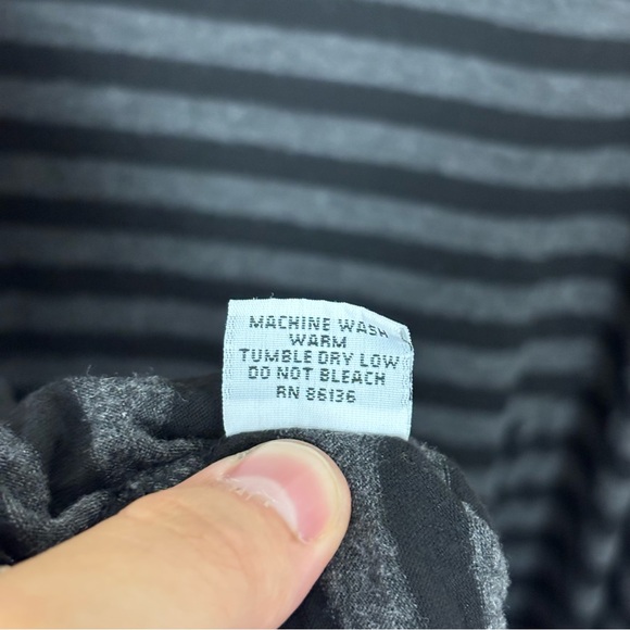 Bryn Walker Stripe Black/Gray Viscose Blend Long Sleeve Blouse Size XL - Picture 7 of 7